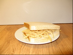 Sandwich containing French Fries snacks